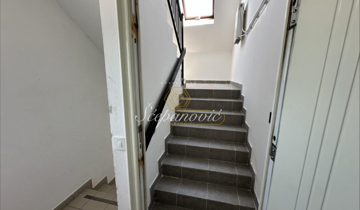 izdavanje-stanova-beograd-jSF7gbyylk Trosoban stan na prodaju, Bulevar Patrijarha Pavla, Novi Sad, 60m², 135.000 €