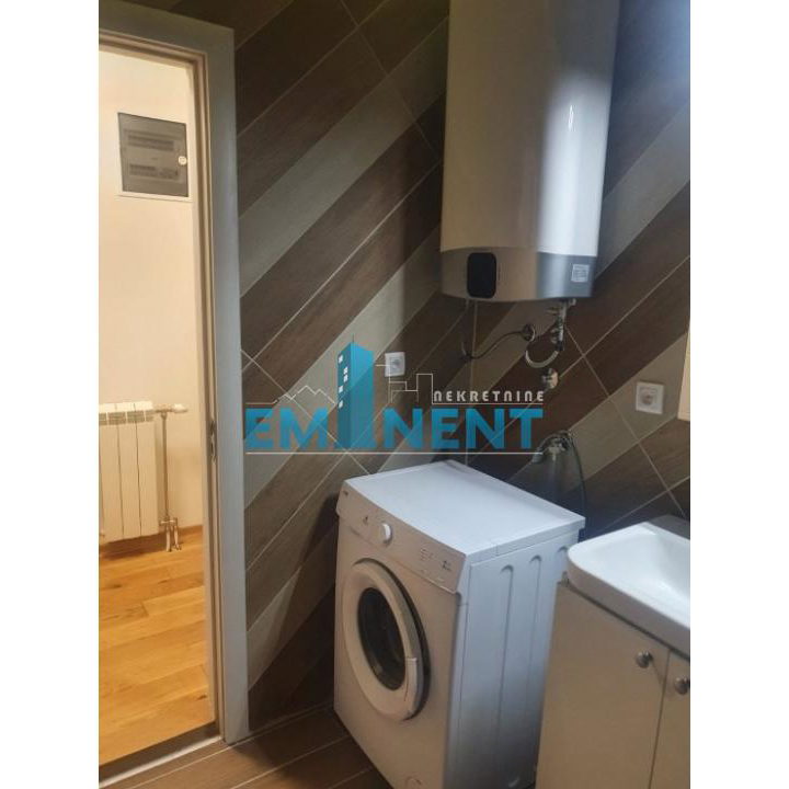 Trosoban stan za izdavanje, Lekino Brdo, Beograd, 62m², 720 €/mes