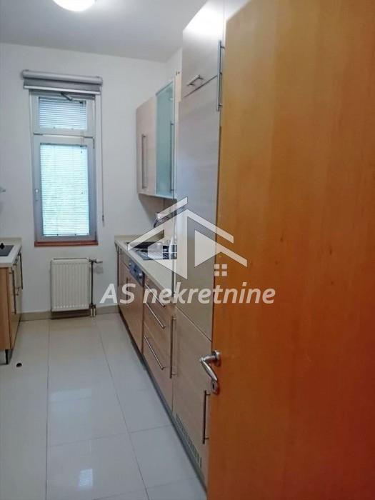 izdavanje-stanova-beograd-mDLmw3yU7t Trosoban stan za izdavanje, Dedinje, Beograd, 98m², 1.300 €/mes