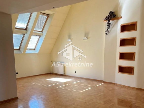 Stan Izdavanje Beograd Kalenić Pijaca 207 m2