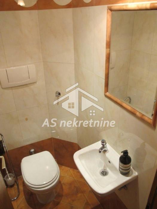 Trosoban stan za izdavanje, Dedinje, Beograd, 90m², 1.400 €/mes
