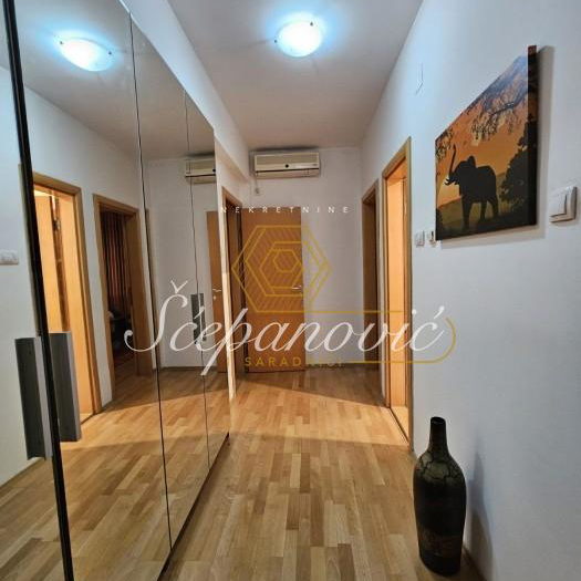Četvorosoban stan na prodaju, Bulevar Oslobođenja, Novi Sad, 134m², 299.000 €