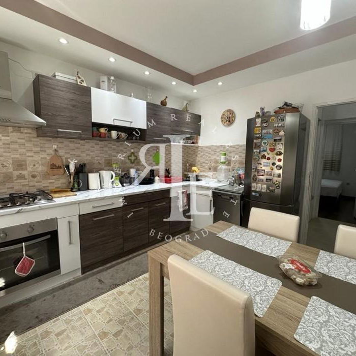 Kuća Prodaja Beočin  188 m2
