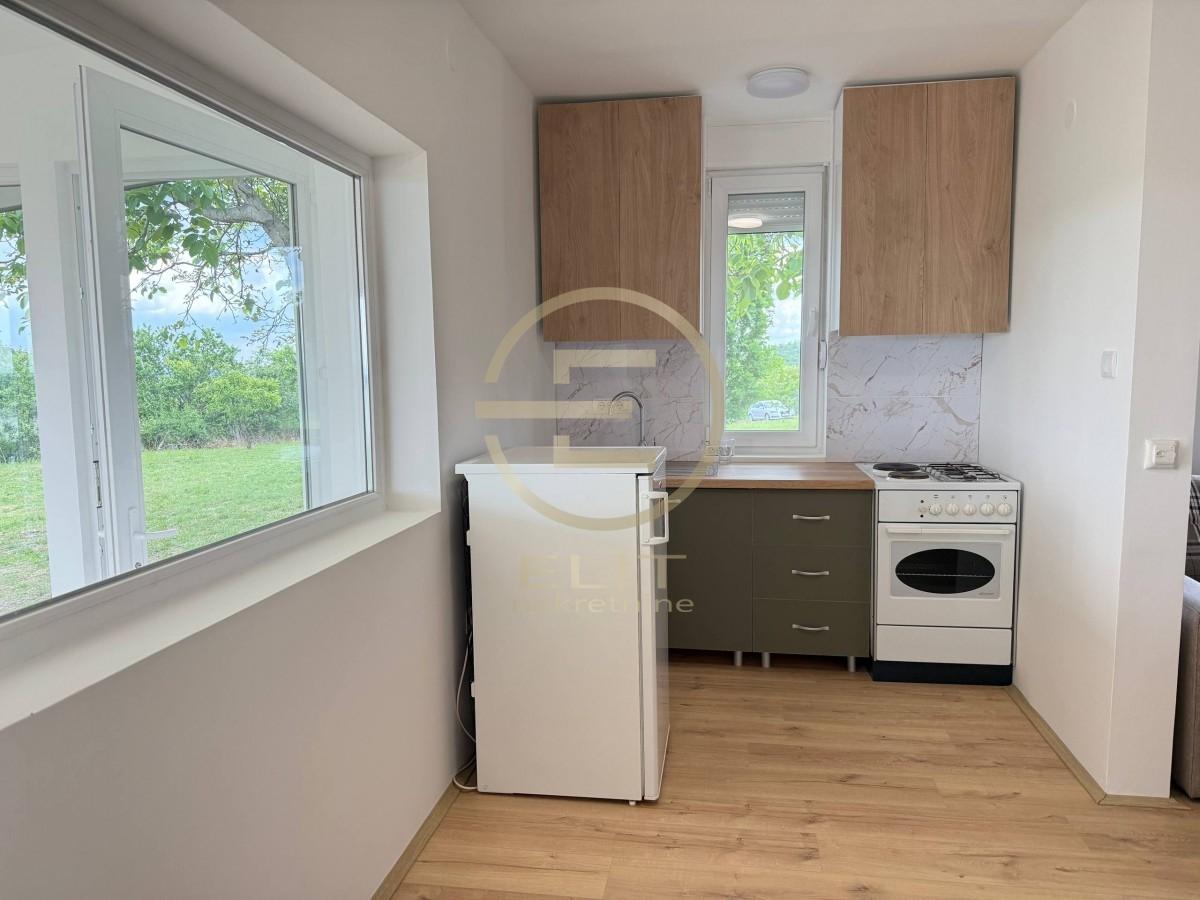 izdavanje-stanova-c12YQqPSD3 Kuća na prodaju, Banoštor, Beočin, 68m², 142.000 €