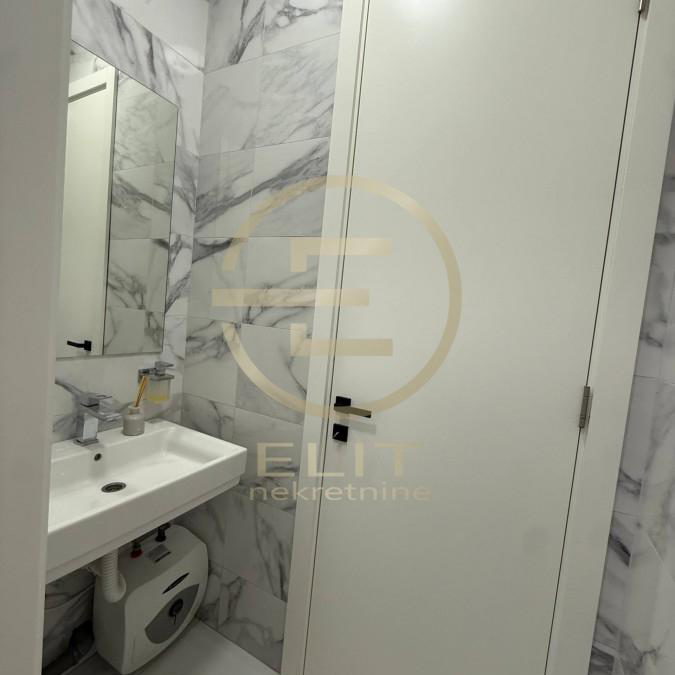 Lokal Izdavanje Novi Sad  64 m2