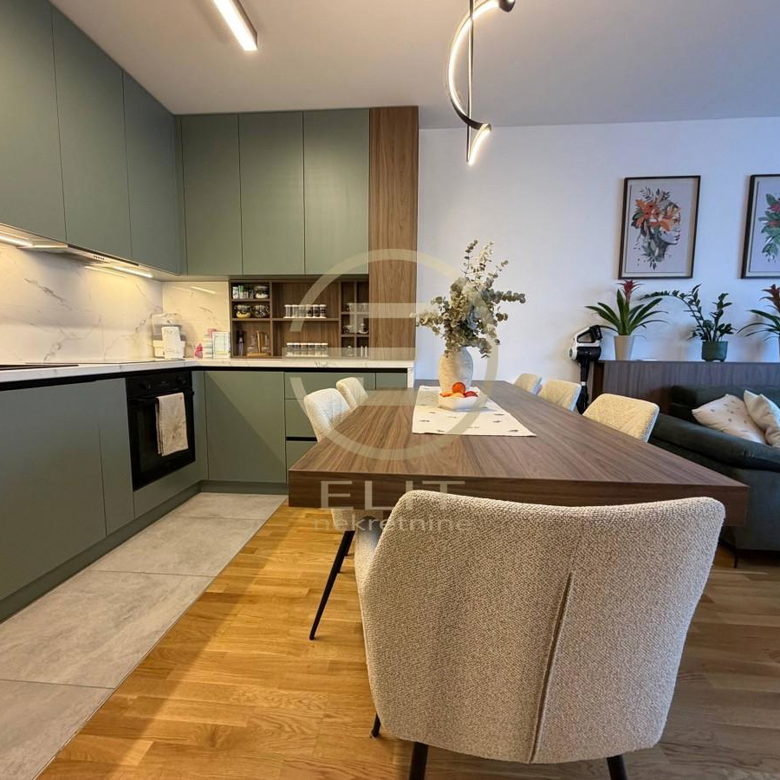 Četvorosoban stan na prodaju, Telep, Novi Sad, 77m², 265.000 €