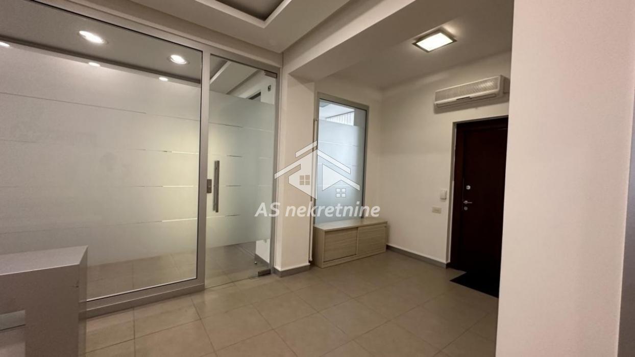 Stan Izdavanje Beograd Kalenić Pijaca 223 m2