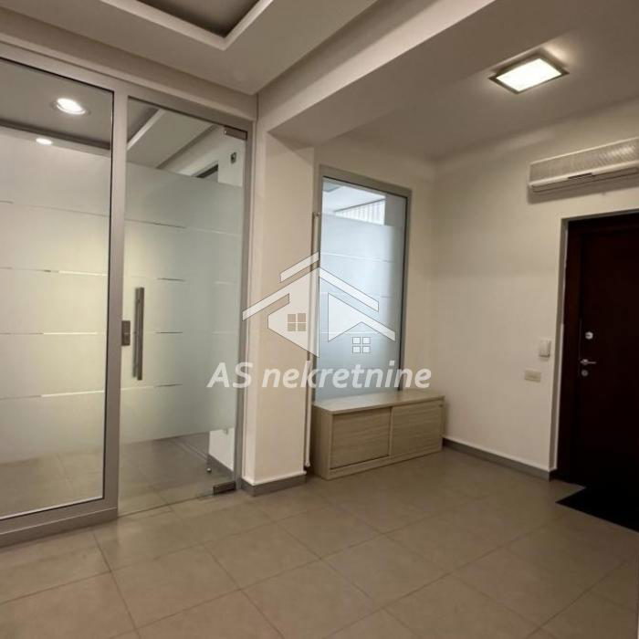 Stan Izdavanje Beograd Kalenić Pijaca 223 m2