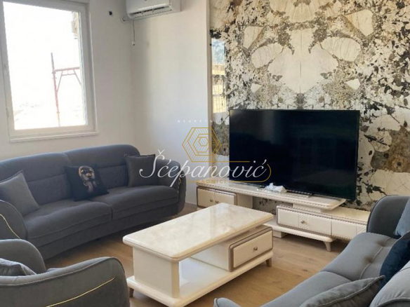 Stan Prodaja Novi Sad  74 m2