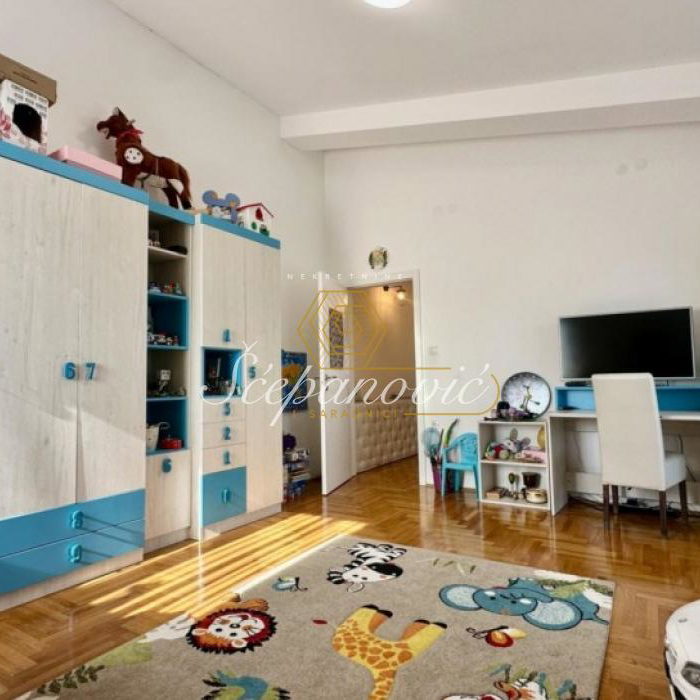 Četvorosoban stan na prodaju, Telep, Novi Sad, 157m², 350.000 €