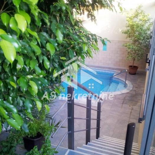 Kuća za izdavanje, FON, Beograd, 400m², 5.000 €/mes