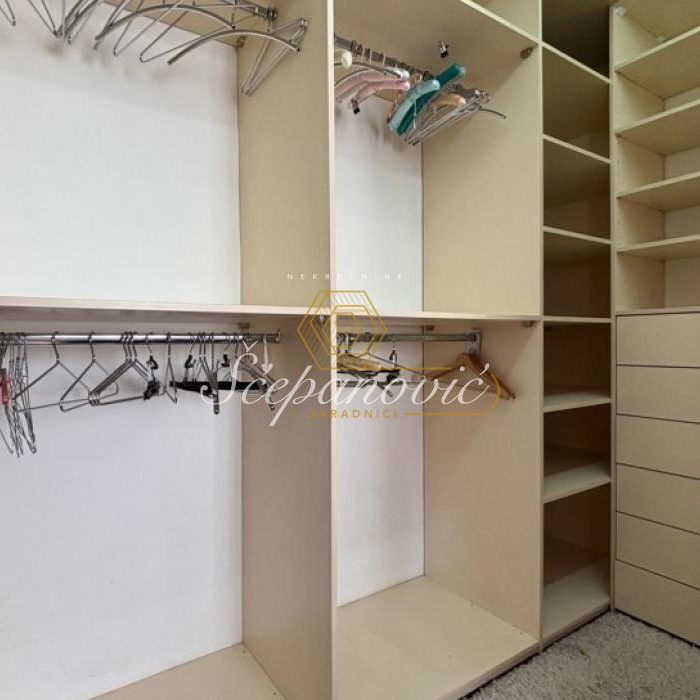Četvorosoban stan za izdavanje, Centar, Novi Sad, 113m², 1.500 €/mes