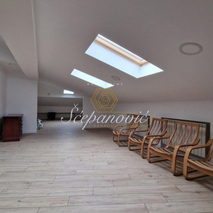 Lokal Izdavanje Novi Sad  92 m2