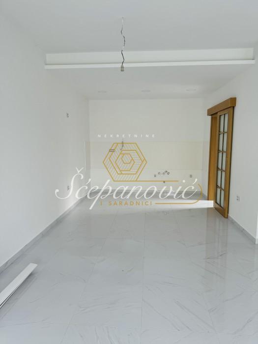 Stan Izdavanje Novi Sad Popovica 181 m2