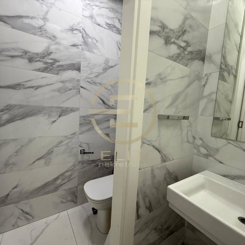 Lokal Izdavanje Novi Sad  64 m2
