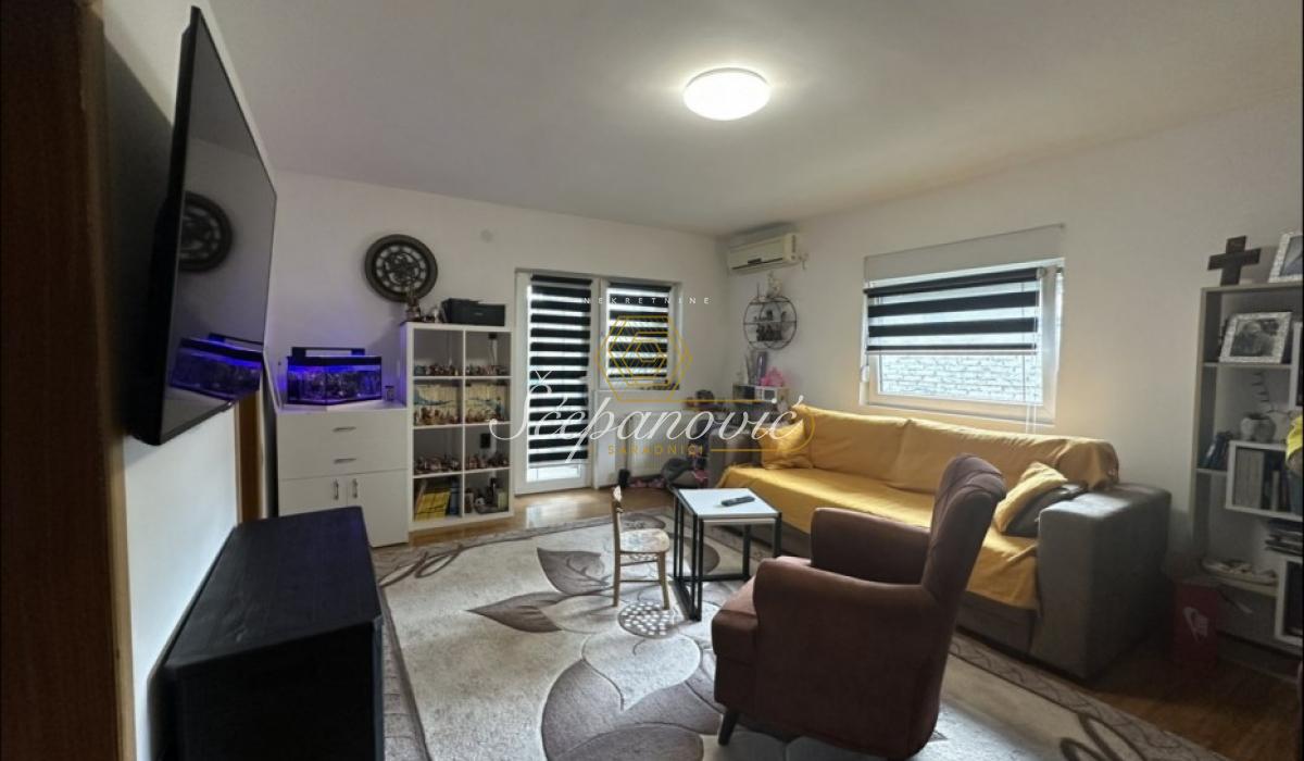 izdavanje-stanova-pLXWYLs035 Kuća na prodaju, Klisa, Novi Sad, 204m², 290.000 €