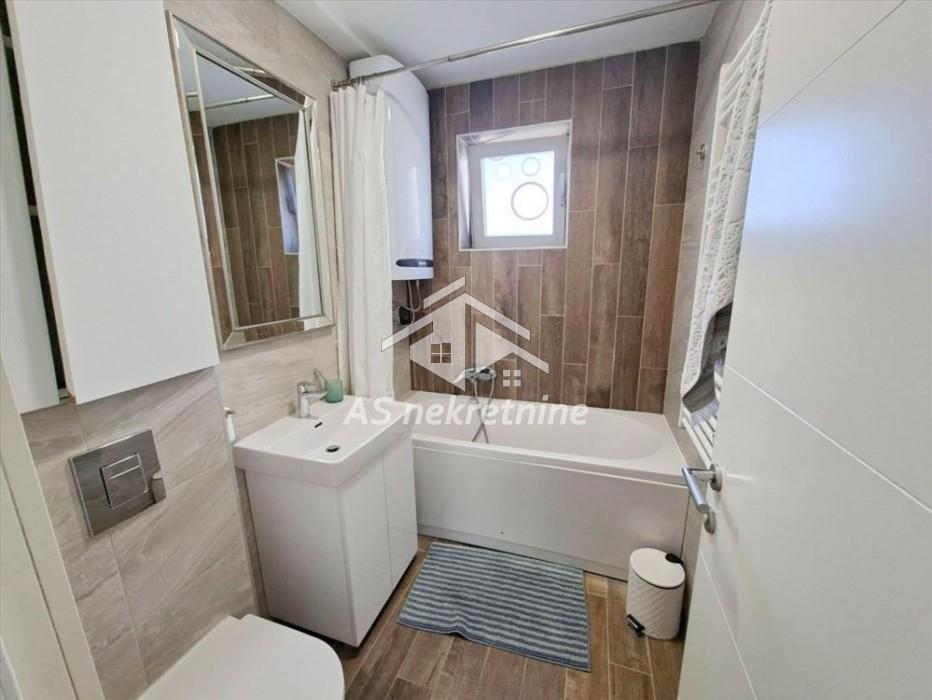 izdavanje-stanova-q0crmcf9Eh Četvorosoban stan za izdavanje, Tašmajdan, Beograd, 80m², 1.800 €/mes