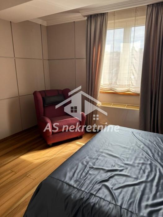 Četvorosoban stan za izdavanje, Slavija, Beograd, 250m², 2.700 €/mes