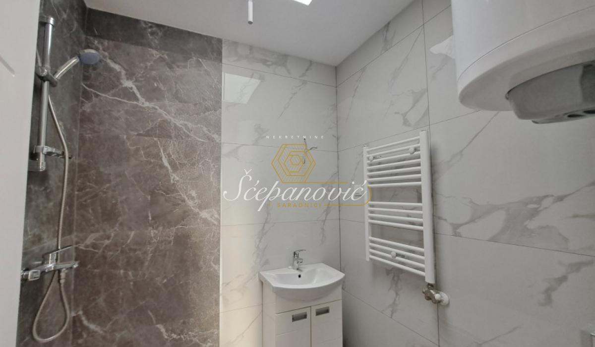 Višesoban stan na prodaju, Telep, Novi Sad, 207m², 352.000 €