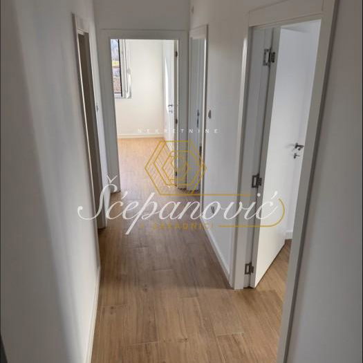 Stan Prodaja Novi Sad  72 m2