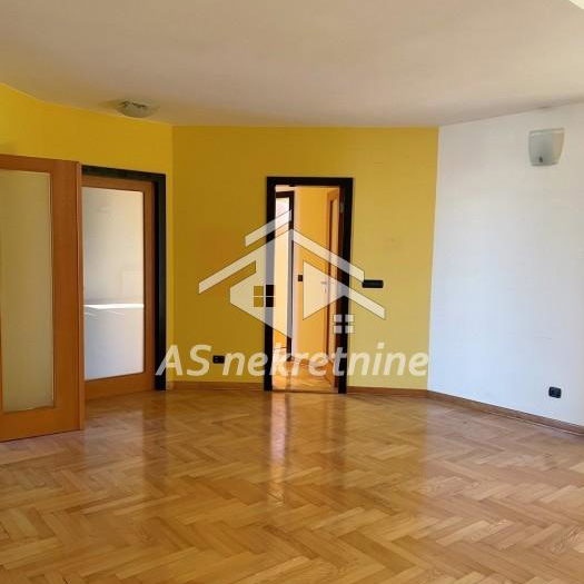 Stan Izdavanje Beograd Kalenić Pijaca 207 m2