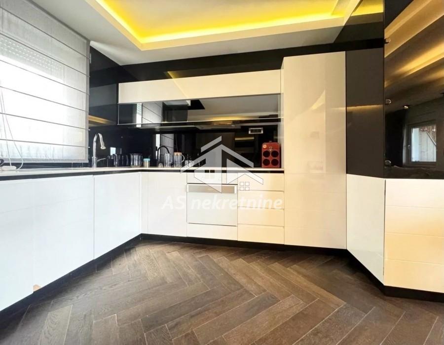 Četvorosoban stan na prodaju, Crveni Krst Vračar, Beograd, 117m², 425.000 €