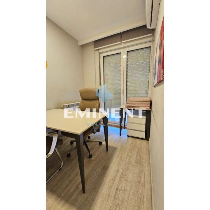 Stan Prodaja Beograd Đeram Pijaca 118 m2