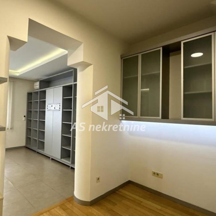 Stan Izdavanje Beograd Kalenić Pijaca 223 m2
