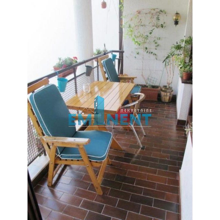 Trosoban stan za izdavanje, Pink, Beograd, 90m², 1.300 €/mes