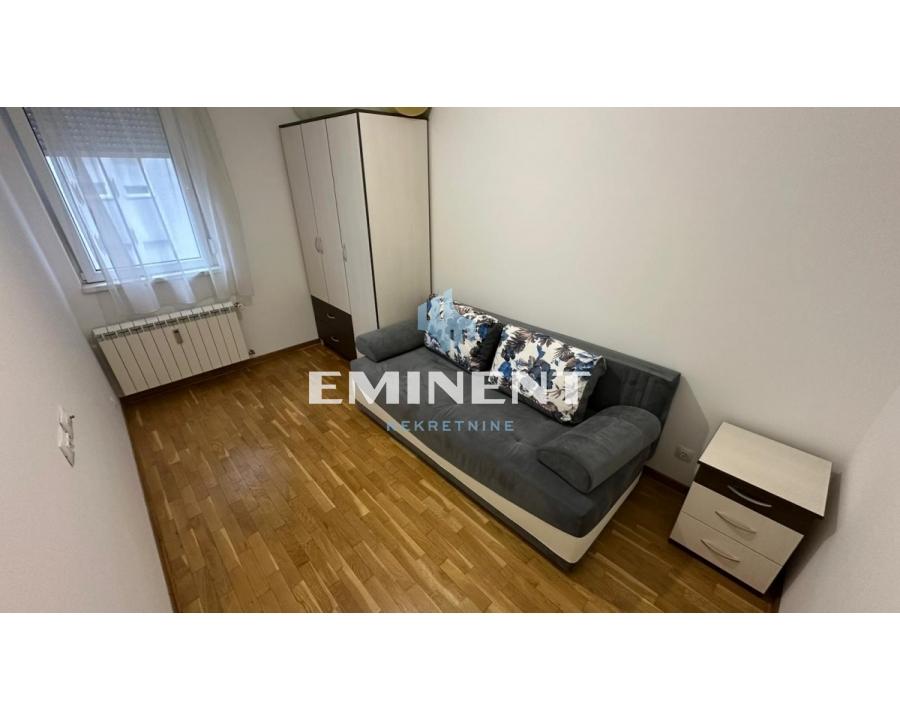 Stan Izdavanje Beograd Blok 61 64 m2