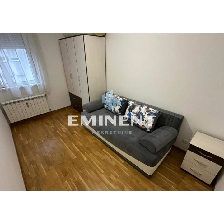 Stan Izdavanje Beograd Blok 61 64 m2