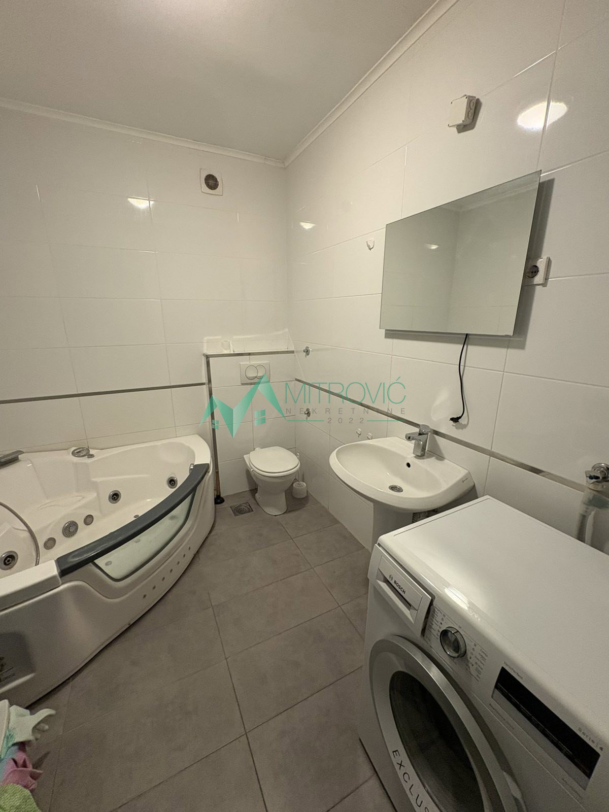 izdavanje-telep-9102457-6zxct Četvoroiposoban stan na prodaju, Telep, Novi Sad, 126m², 1.200 €