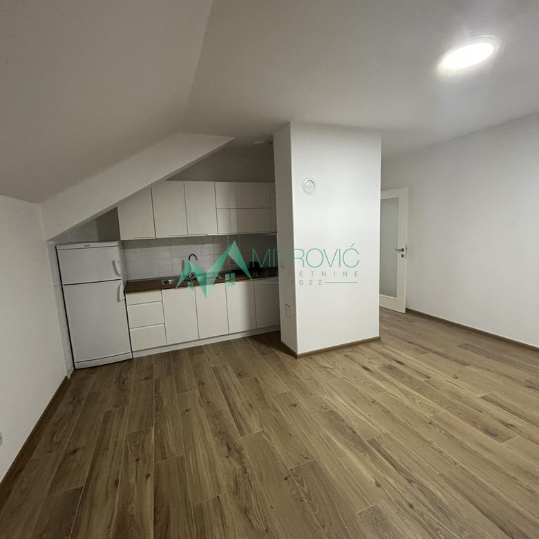 Lokal Prodaja Novi Sad Veternička Rampa 427 m2