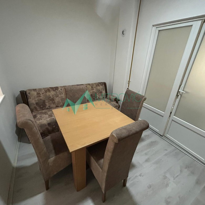 Stan Prodaja Novi Sad  40 m2