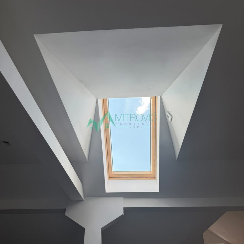 Stan Prodaja Novi Sad  90 m2