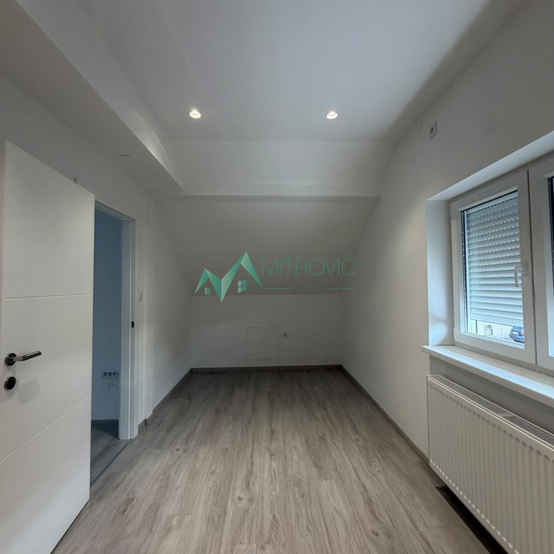 Garsonjera na prodaju, Veternik, Novi Sad, 90m², 500 €