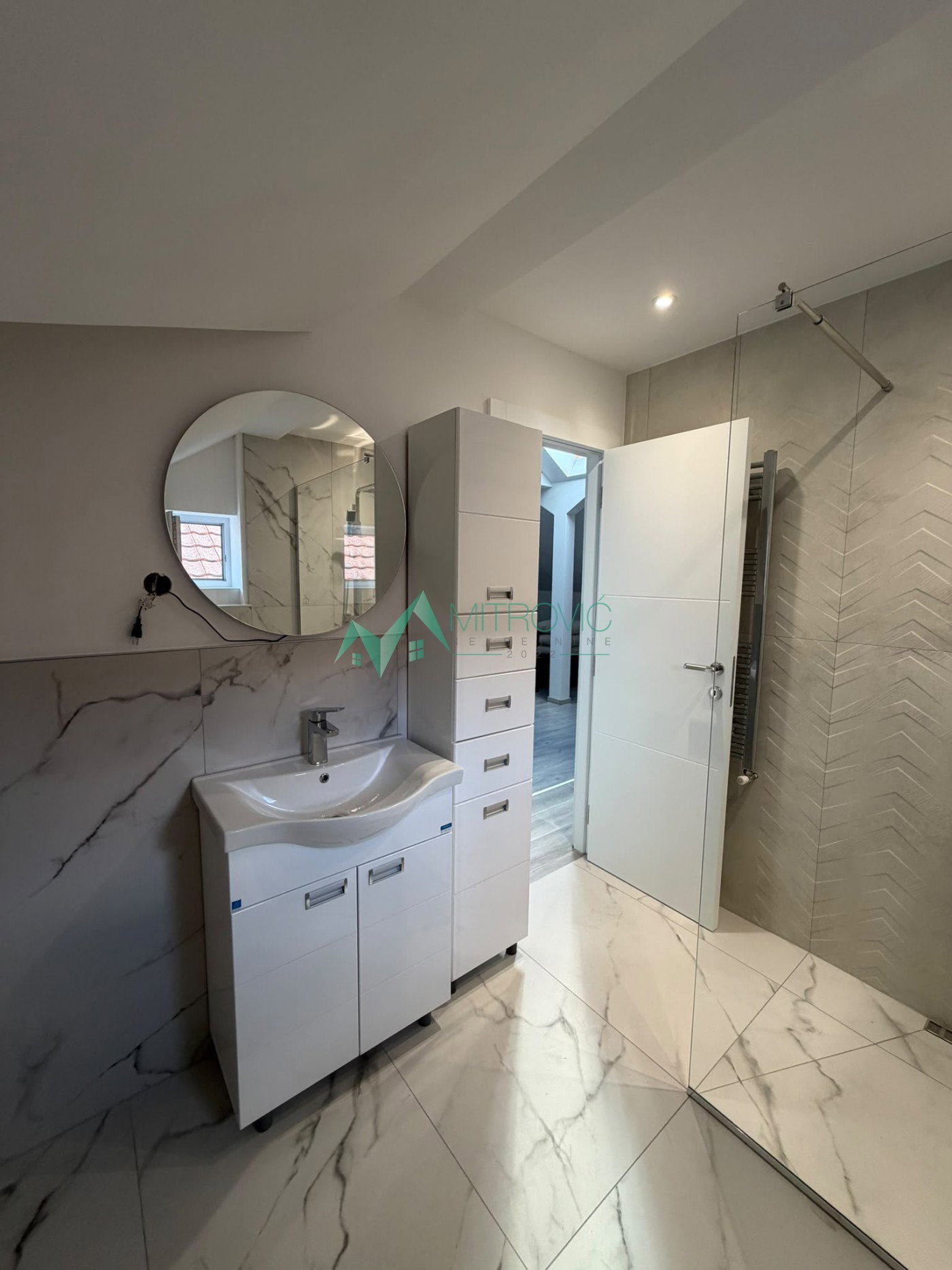 izdavanje-veternik-9102467-h0bzt Garsonjera na prodaju, Veternik, Novi Sad, 90m², 500 €
