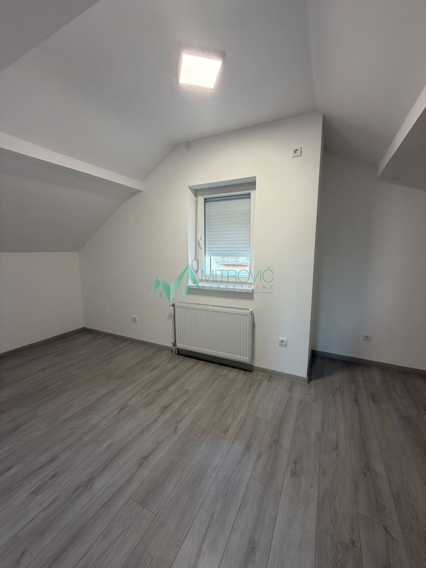 izdavanje-veternik-9102467-ksdas Garsonjera na prodaju, Veternik, Novi Sad, 90m², 500 €