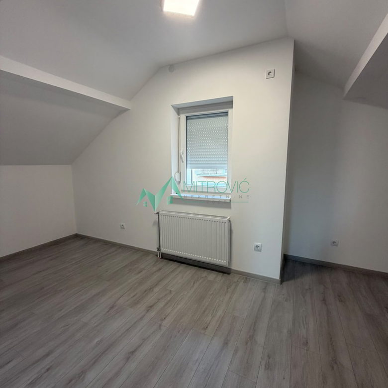 Garsonjera na prodaju, Veternik, Novi Sad, 90m², 500 €