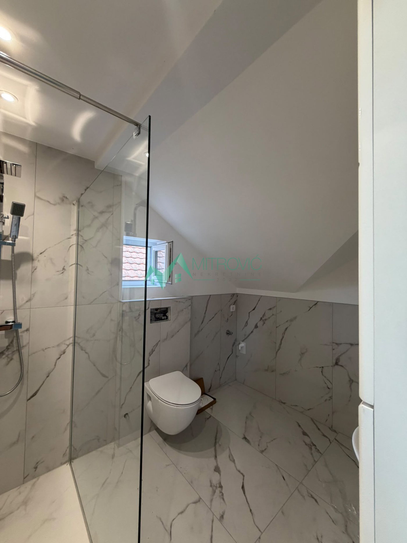 izdavanje-veternik-9102467-lbez6 Garsonjera na prodaju, Veternik, Novi Sad, 90m², 500 €