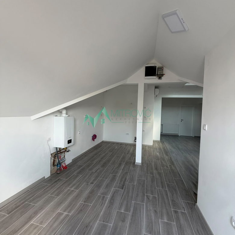 Stan Prodaja Novi Sad  90 m2