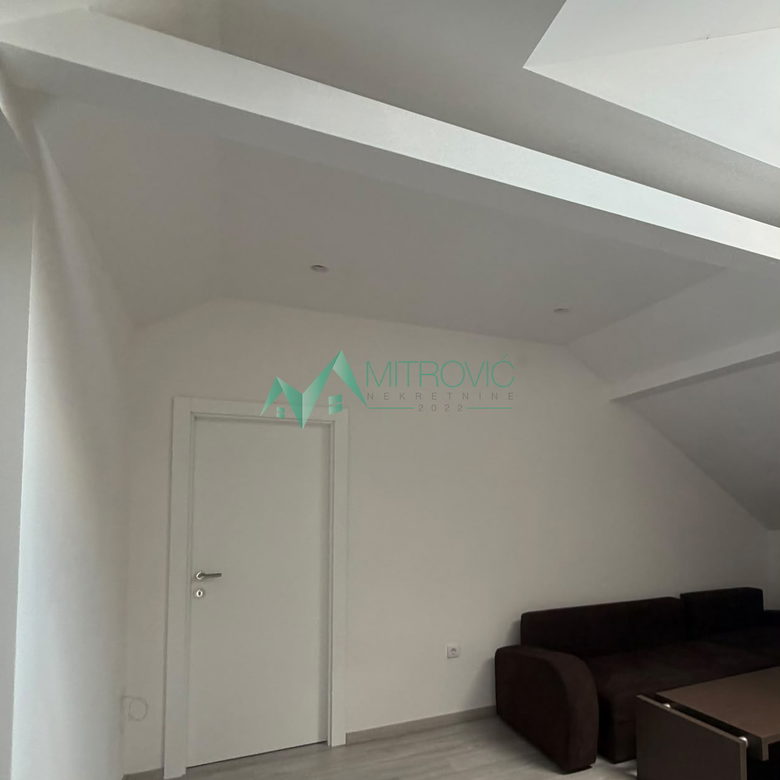 Stan Prodaja Novi Sad  90 m2