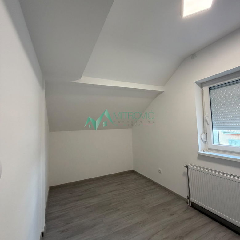 Garsonjera na prodaju, Veternik, Novi Sad, 90m², 500 €