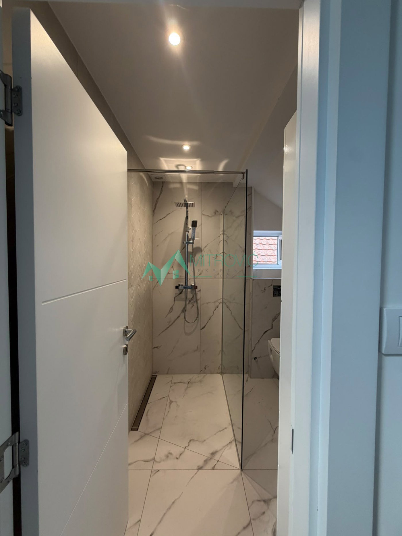 izdavanje-veternik-9102467-xveyd Garsonjera na prodaju, Veternik, Novi Sad, 90m², 500 €