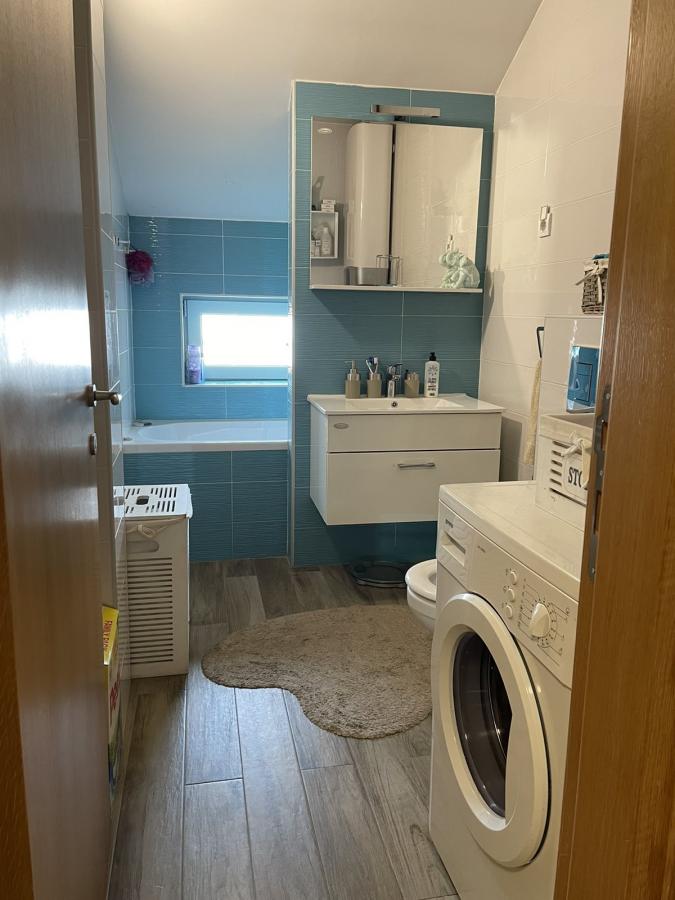j6swdug4hc-viber-slika-2025-04-14-18-07-48-510 Petosoban stan na prodaju, Cara Dušana, Novi Sad, 124m², 260.400 €
