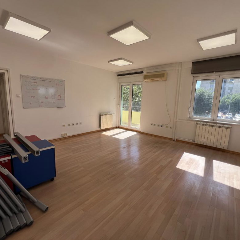 Lokal Izdavanje Novi Sad Liman 1 220 m2