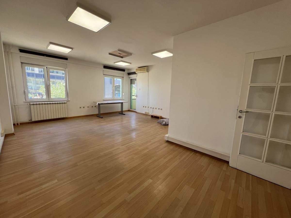 Lokal Izdavanje Novi Sad Lokal Izdavanje Novi Sad Liman 1 220 m2