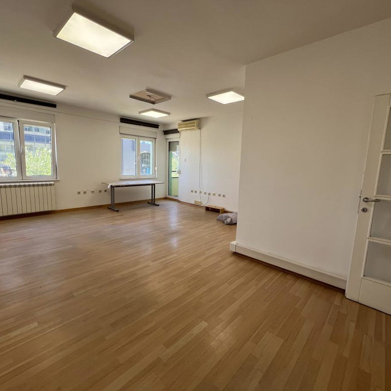 Lokal Izdavanje Novi Sad Liman 1 220 m2