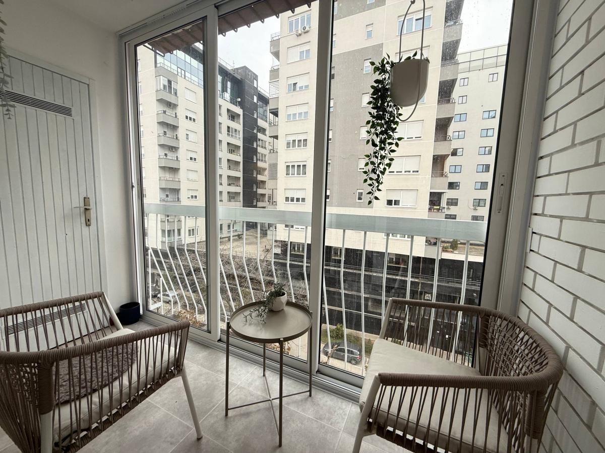 jrr2zge6ak-photo-2026-03-05-10-46-31 Dvosoban stan na prodaju, Bulevar Oslobođenja, Novi Sad, 40m², 130.000 €