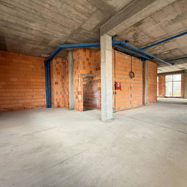Lokal Izdavanje Novi Sad  220 m2
